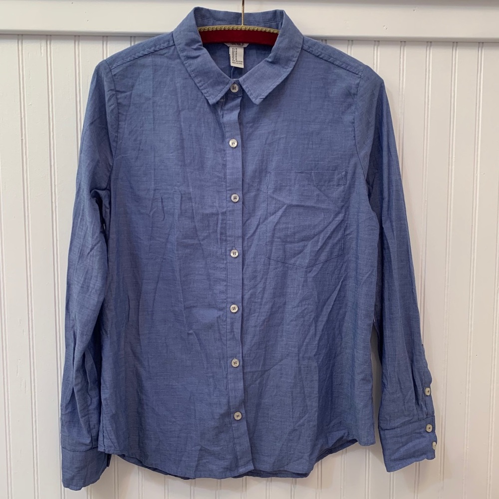 *NWT* Chambray Button Down Shirt - Picture 3 of 8